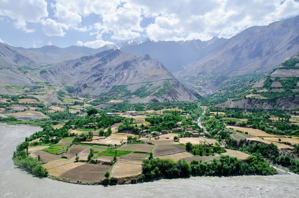 Quels sont les meilleurs itinéraires pour une randonnée dans les montagnes de l'Hindu Kush, Afghanistan ?